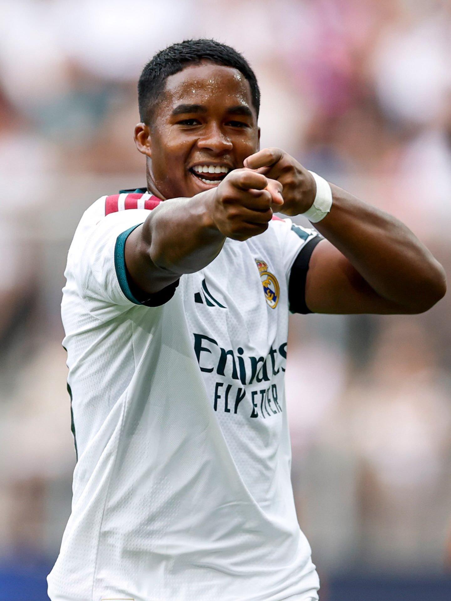Mercado aquecido: Milan e Roma iniciam conversas para contratar Endrick em janeiro